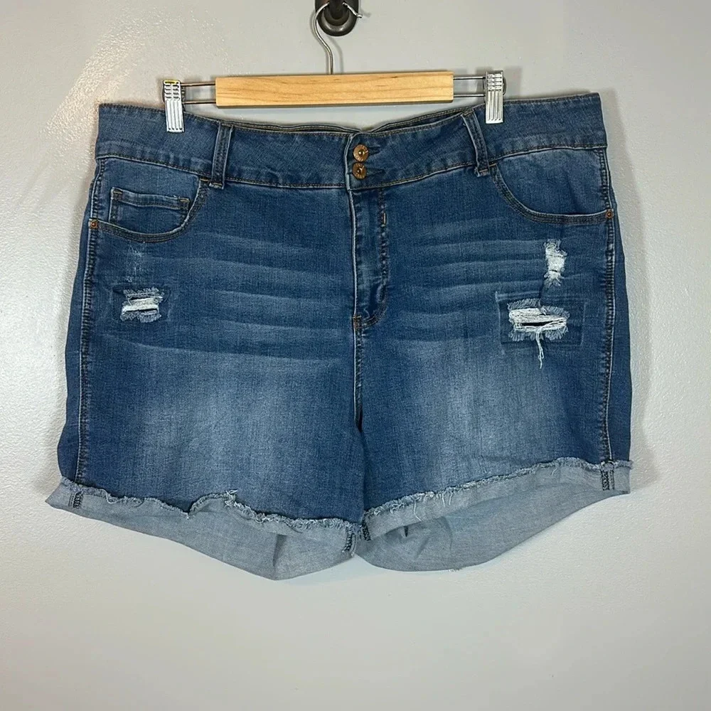 True Craft Distressed Denim Shorts Women’s Size 20